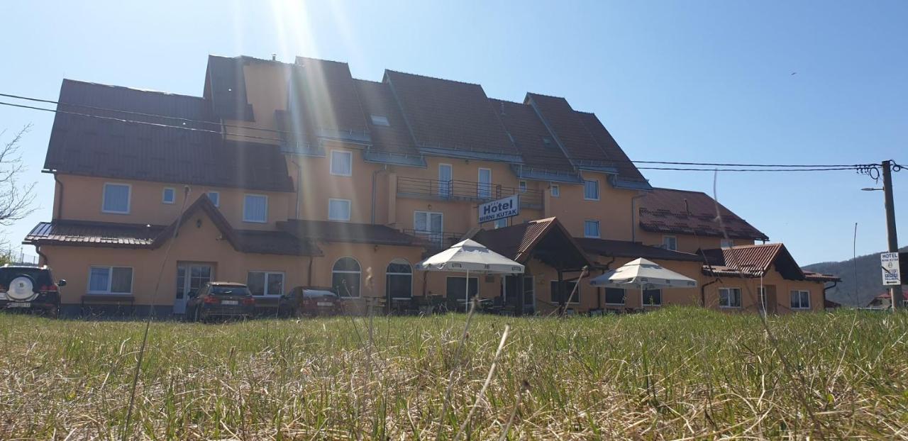 Hotel Mirni Kutak Otočac Exterior foto