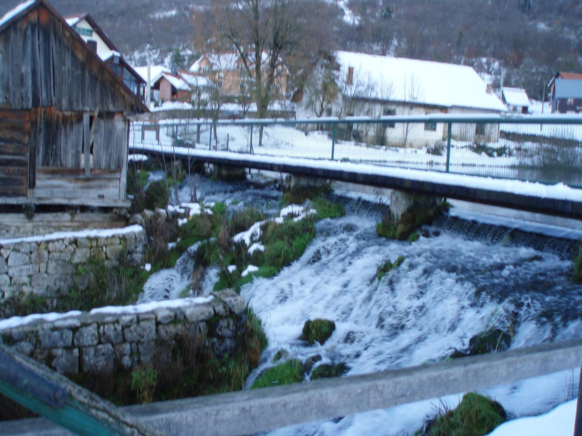 Hotel Mirni Kutak Otočac Exterior foto