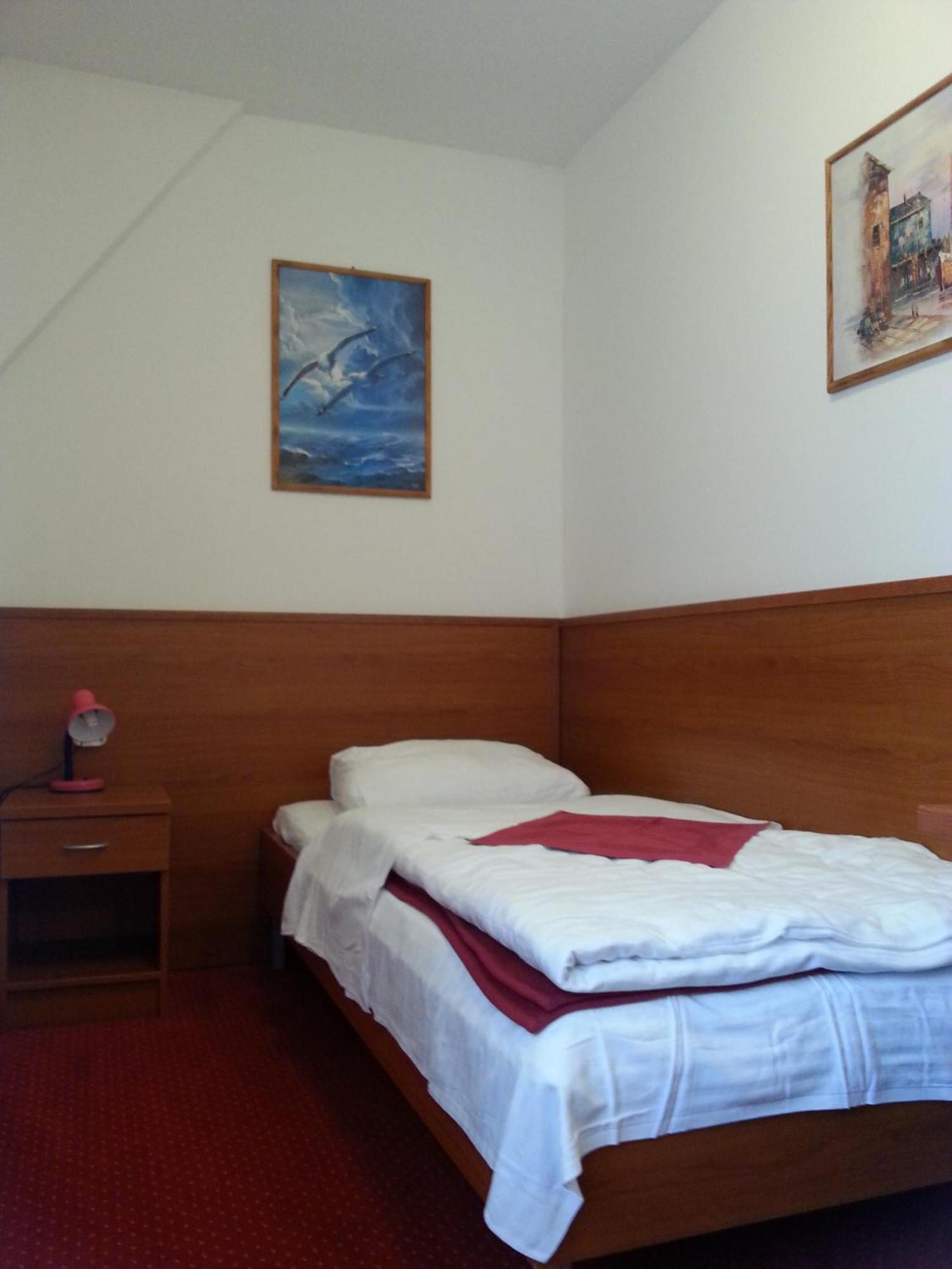 Hotel Mirni Kutak Otočac Habitación foto